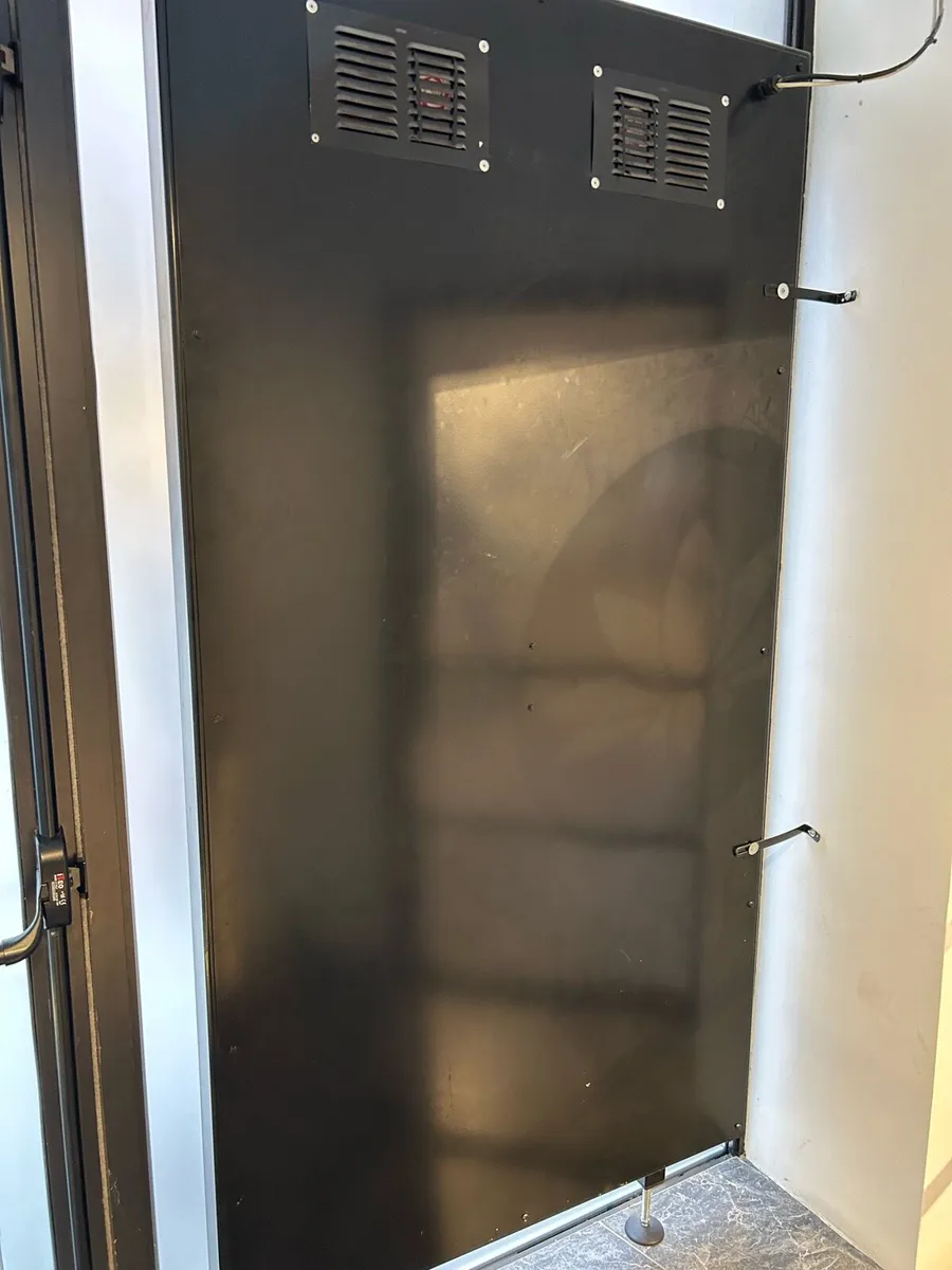 LED video wall + Controller - Image 2
