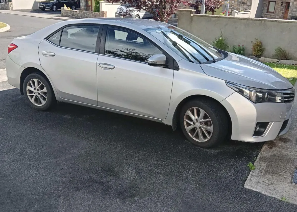 Toyota corolla - Image 1