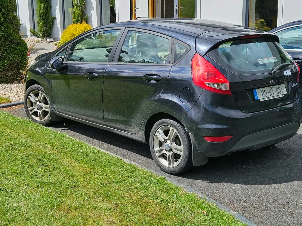 Ford Fiesta 2009 - Image 2