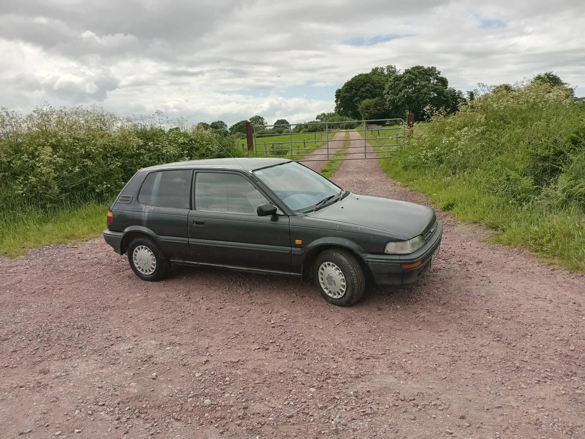 Toyota Corolla Van 1990 1.8 diesel low miles - Image 3