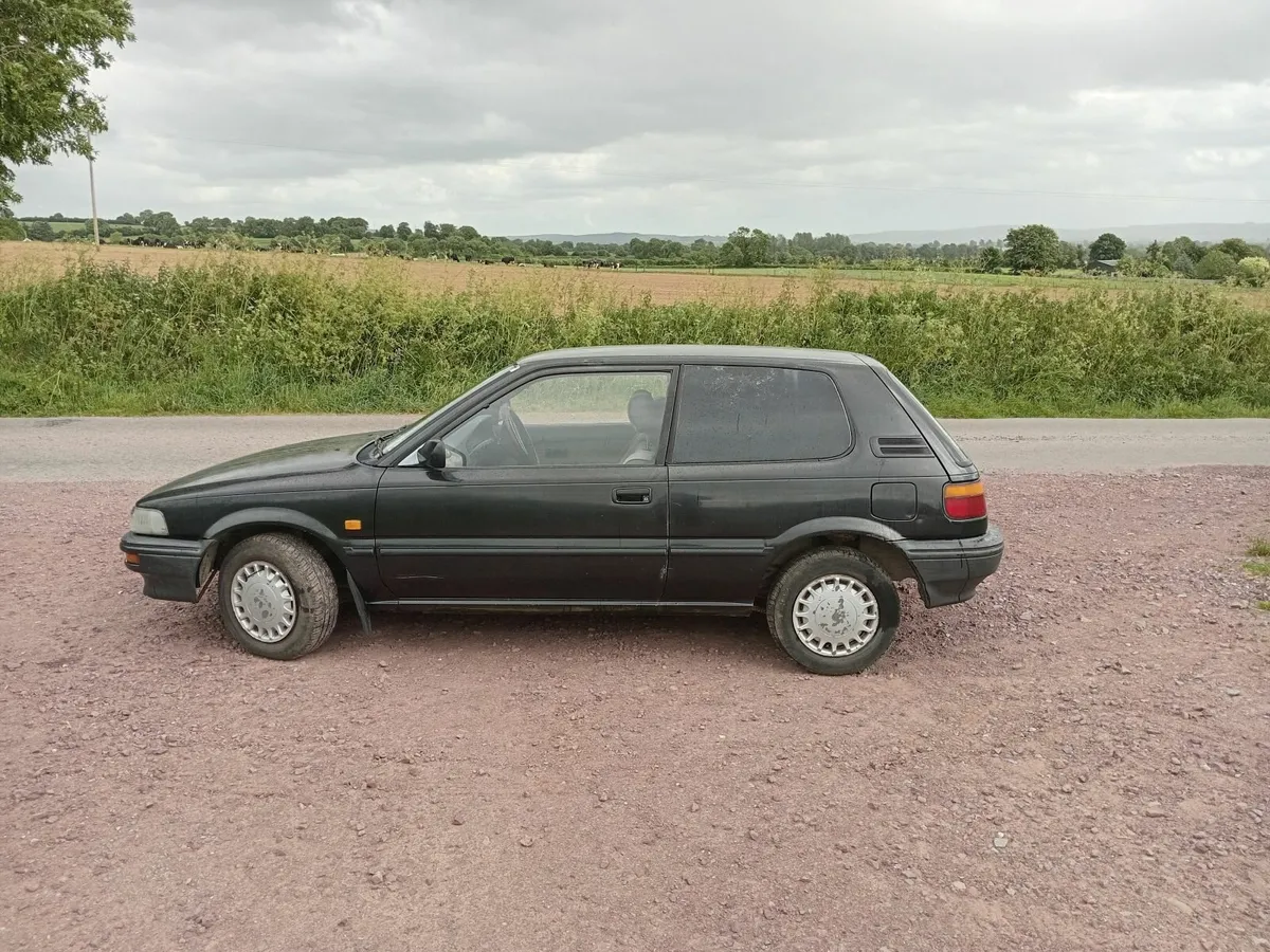 Toyota Corolla Van 1990 1.8 diesel low miles - Image 1