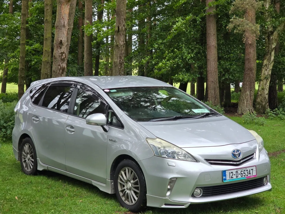 Automatic Toyota Prius Alpha 7 seater 1.8 hybrid - Image 2