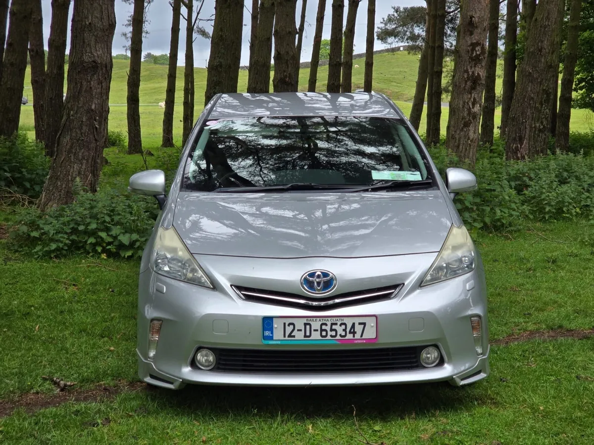 Automatic Toyota Prius Alpha 7 seater 1.8 hybrid - Image 3