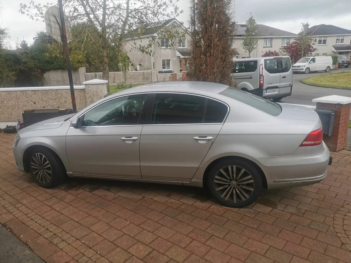 Volkswagen Passat 2011 - Image 3