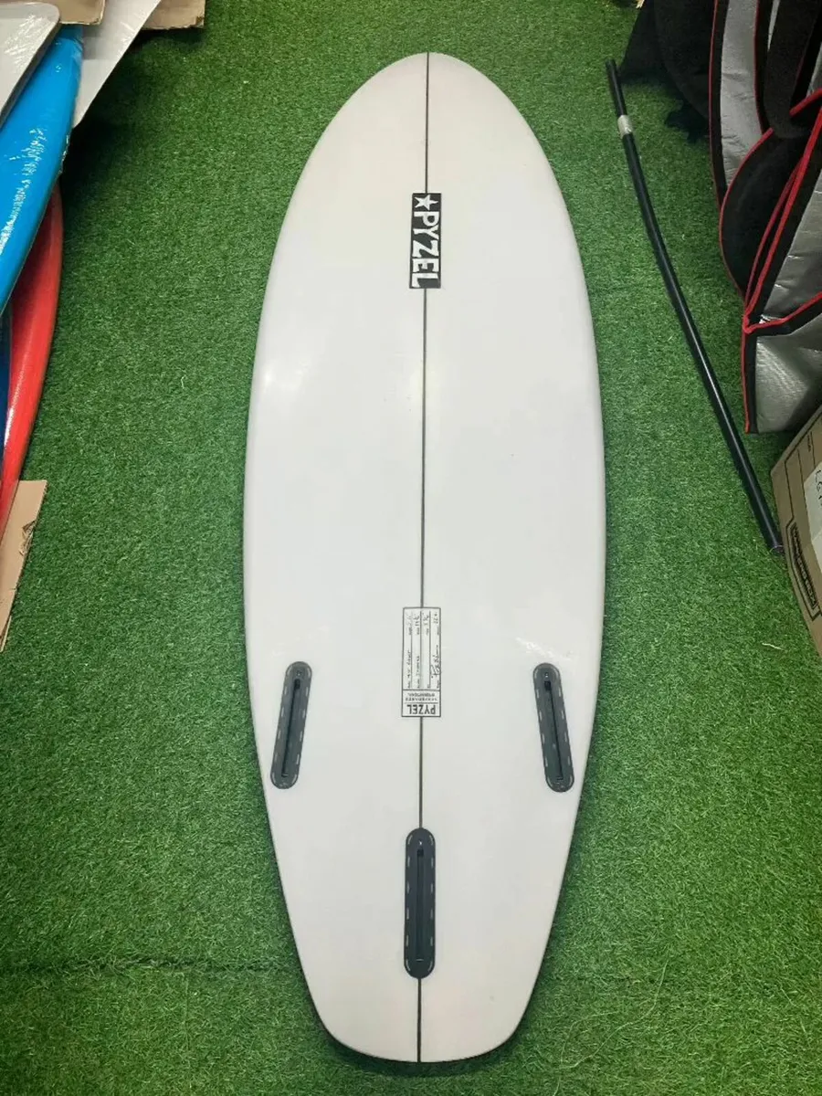 Second Hand Pyzel Surfboards 5'11 Mini squash tail - Image 2