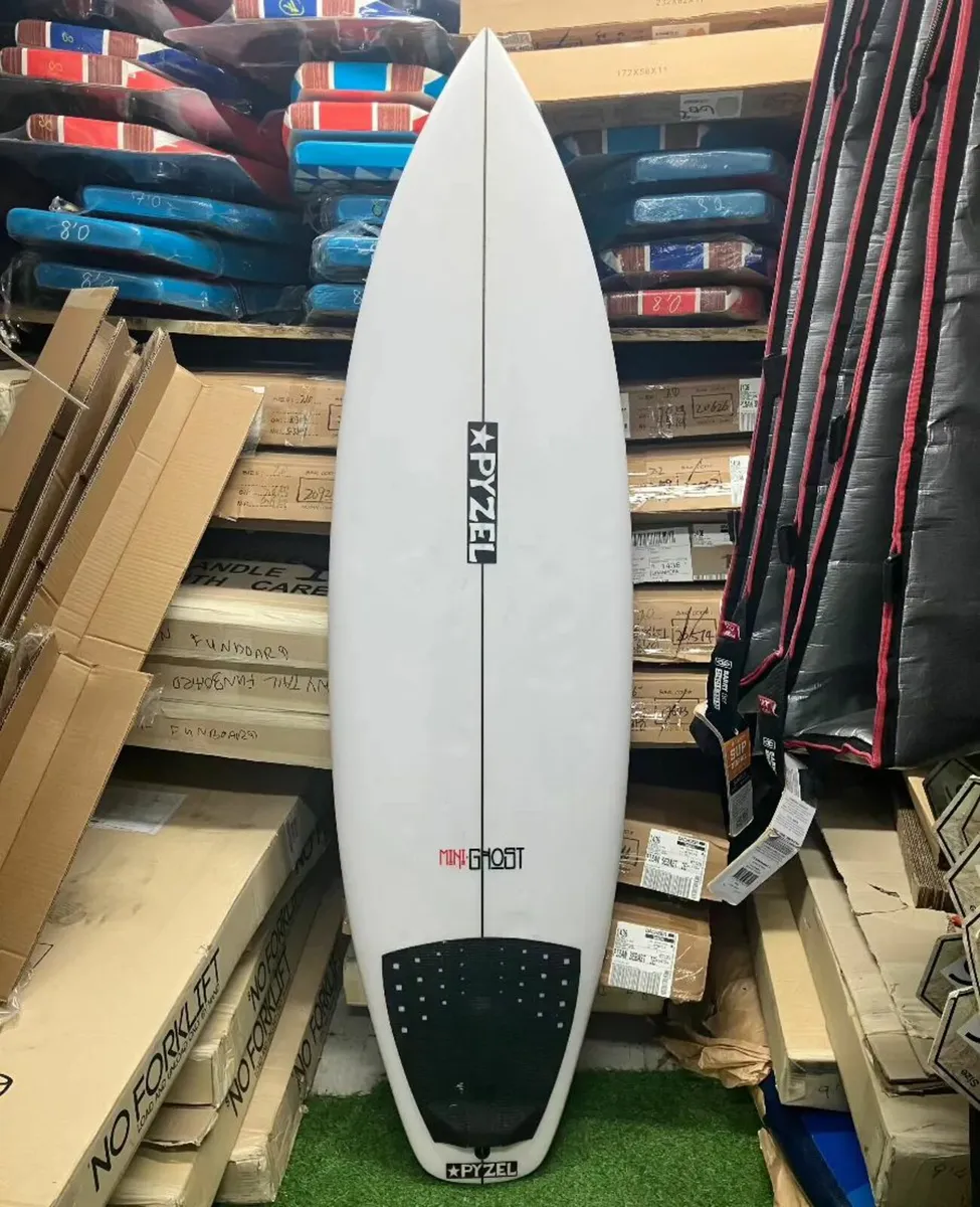 Second Hand Pyzel Surfboards 5'11 Mini squash tail - Image 3