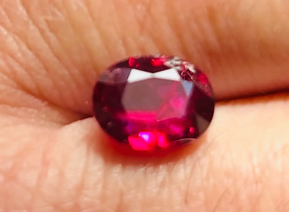 Vivid Red Ruby 3.04 ct Guild Report - Image 1