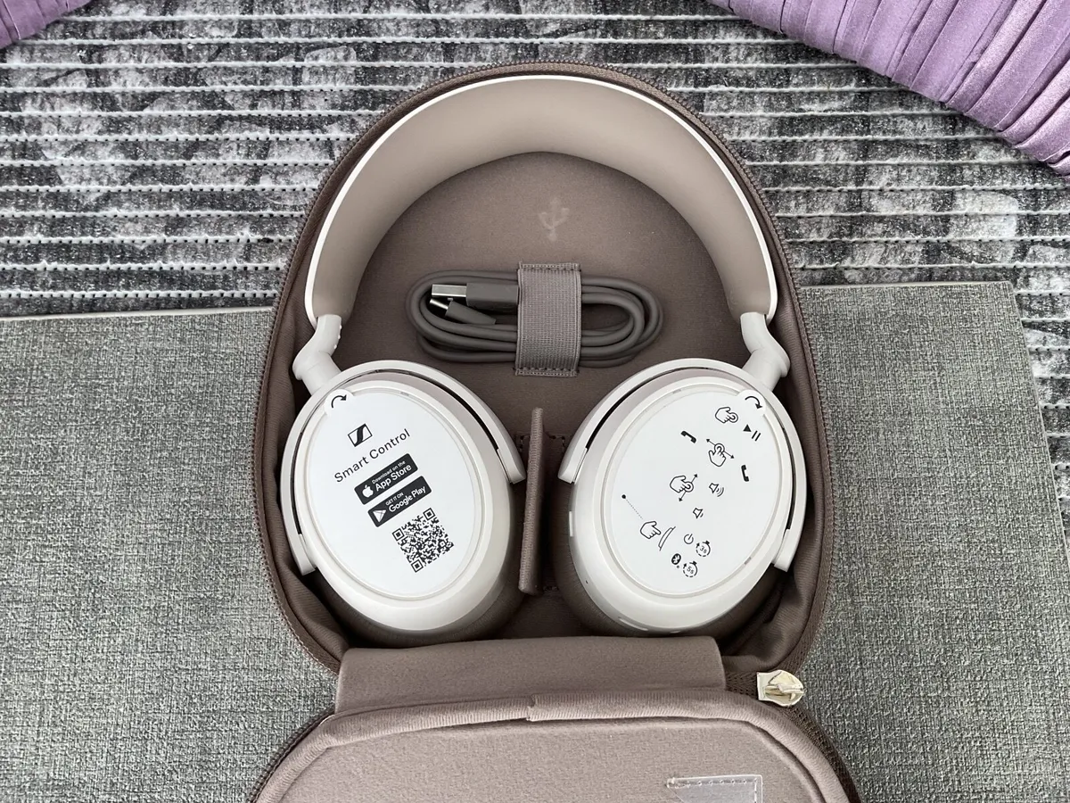 Sennheiser Accentum Plus Bluetooth Headphones - Image 2