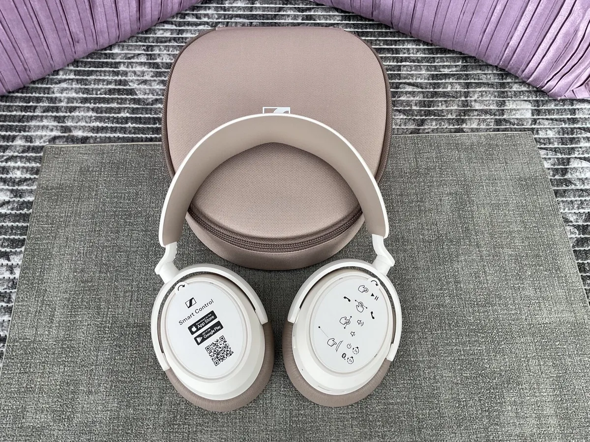 Sennheiser Accentum Plus Bluetooth Headphones - Image 4