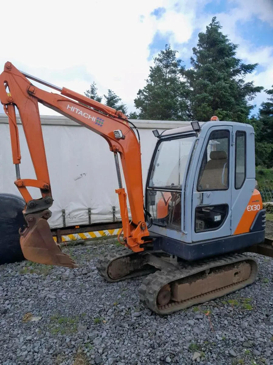 3 ton digger - Image 1