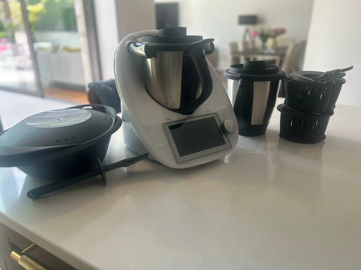 Thermomix + extra bowl - Image 1