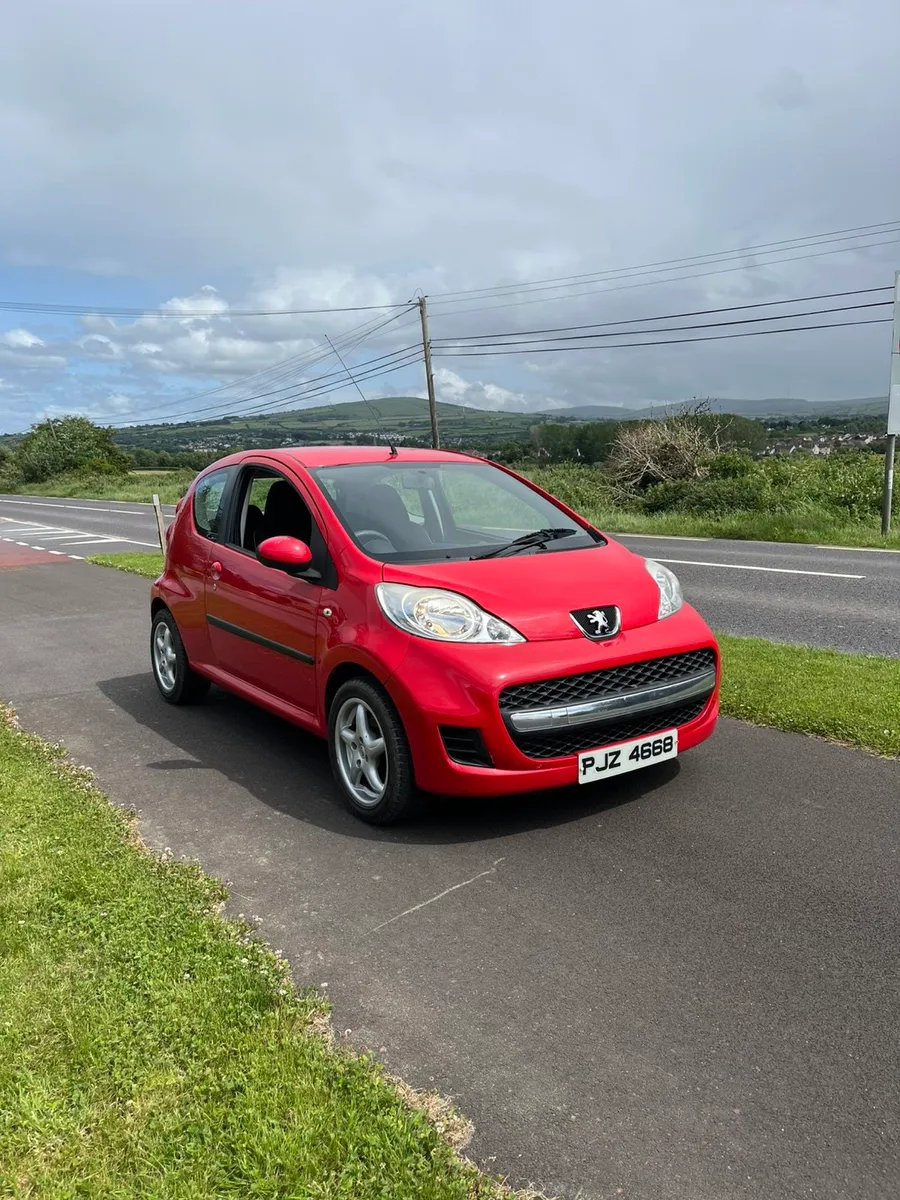 2010 Peugeot 107 urban - Image 2