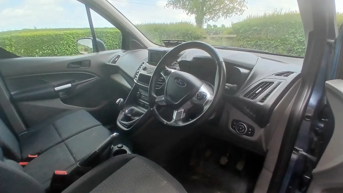 Ford Tourneo Connect 2021 - Image 2