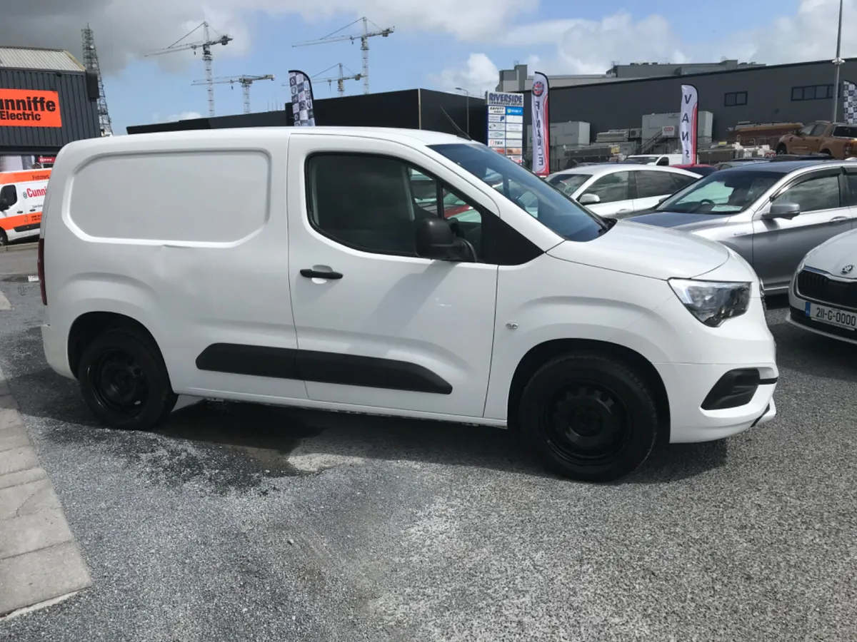 OPEL  Combo 2022 - Image 3