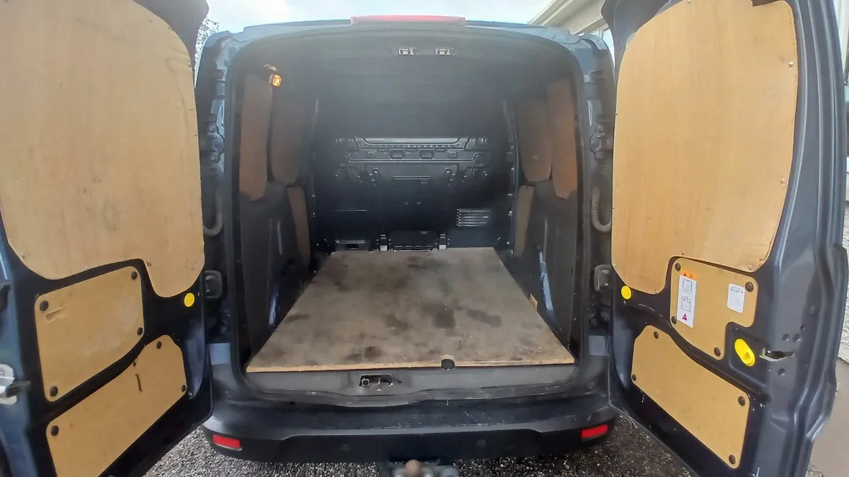 Ford Tourneo Connect 2021 - Image 3