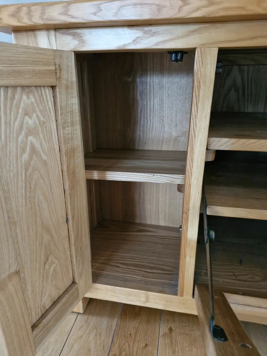 Corner TV stand - Image 1