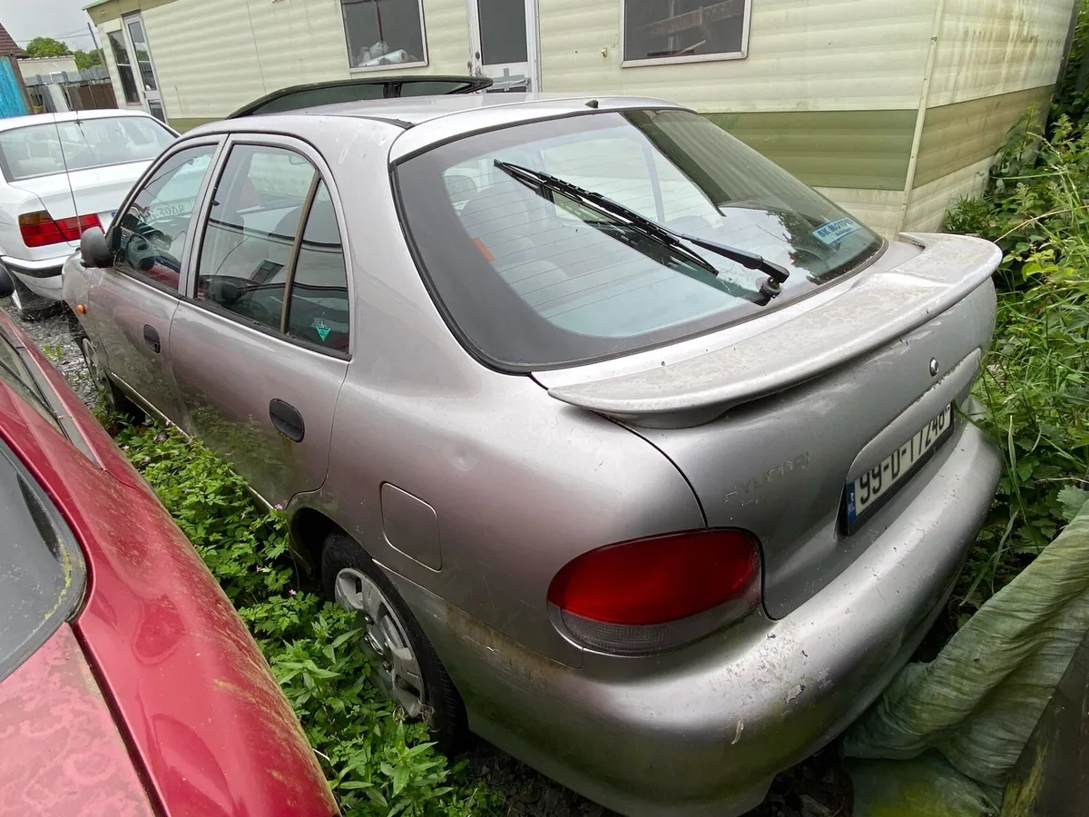 1999 Hyundai aCCent - Image 4