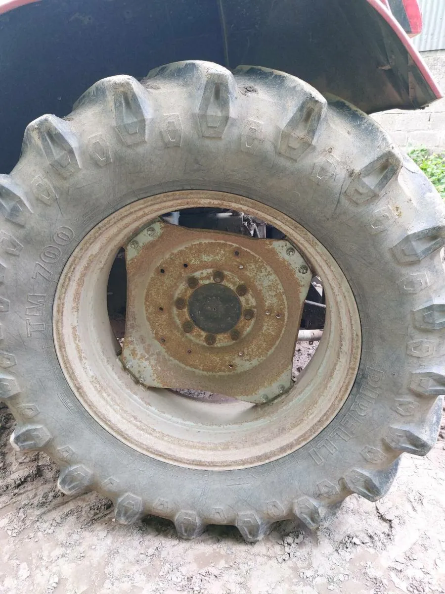 2 tyres - Image 1