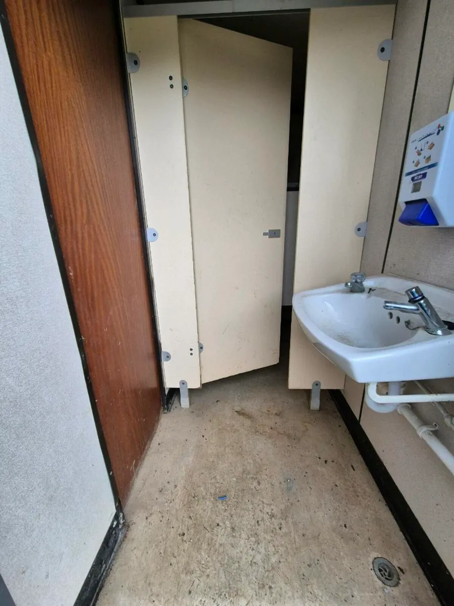 Home Office Container - Image 2