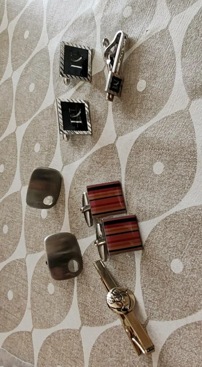 3 pr cufflinks and 2 tie pins - Image 1