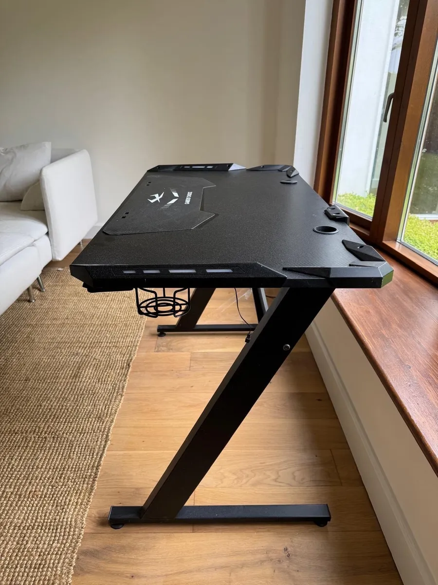 Gamer desk - Image 4