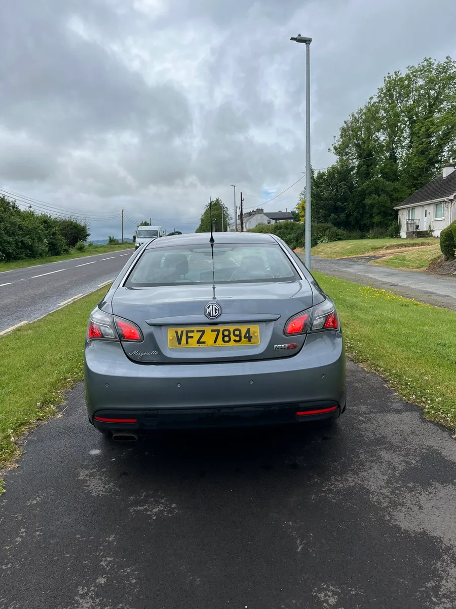 2014 MG 6 - Image 3