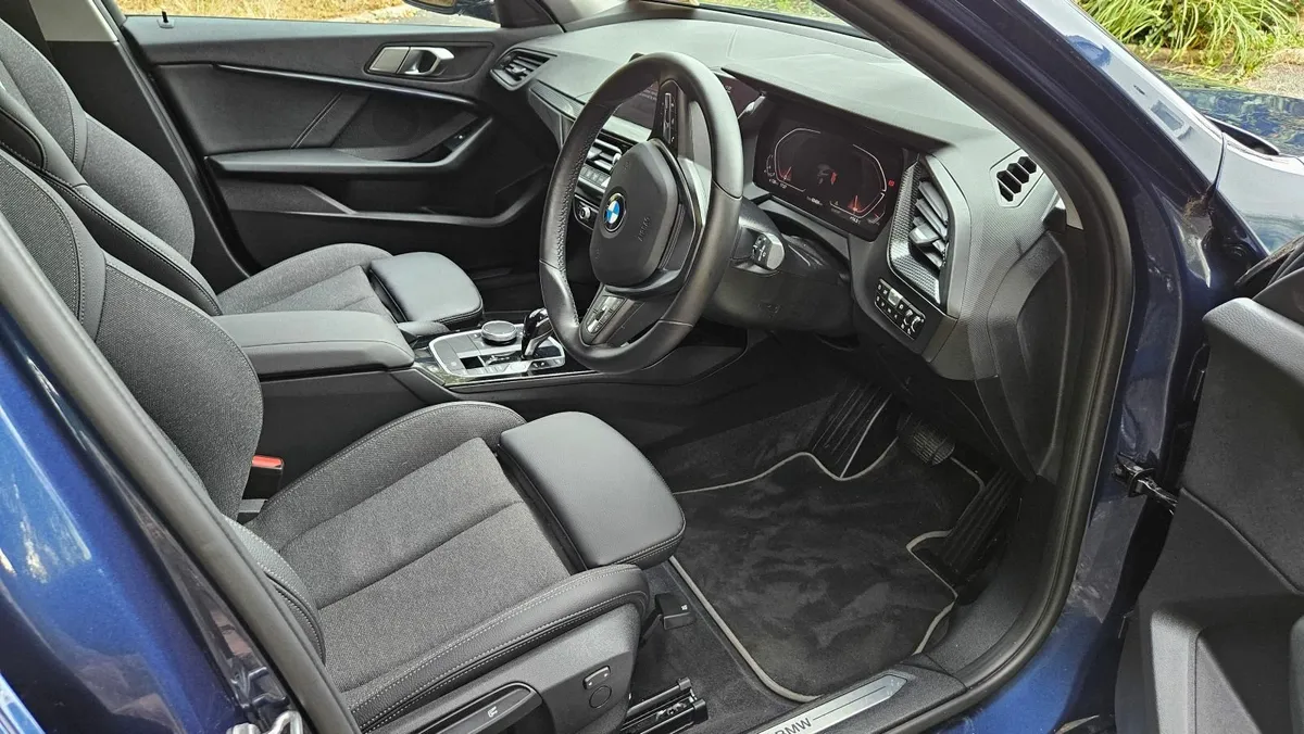 BMW 1 Series 118i Sport 5-door Auto Low Mileage - Image 4