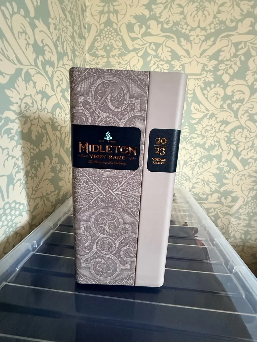Midleton Very Rare Irish Whisky 2023 - Image 2