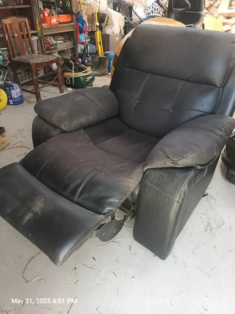 Free Recliner arm chair - Image 2