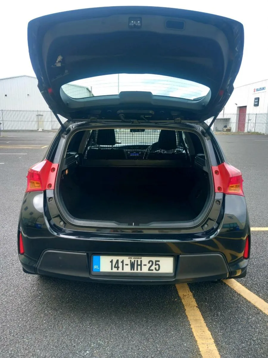 2014 Toyota auris 1.4 d4d - Image 4