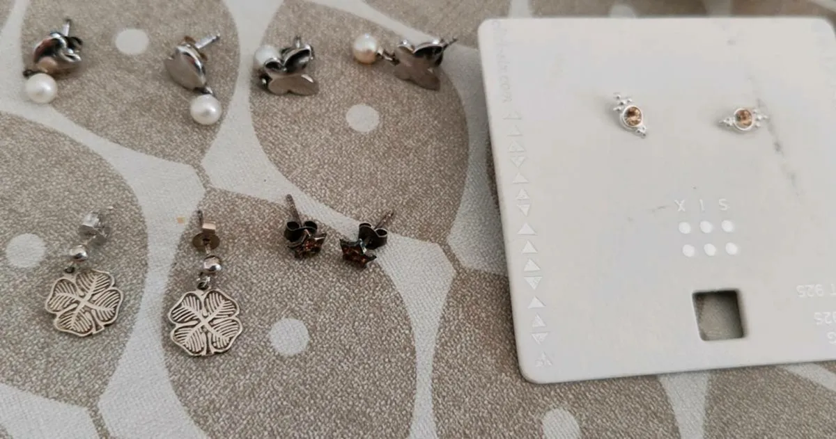 5 pr sterling silver stud earrings - Image 1
