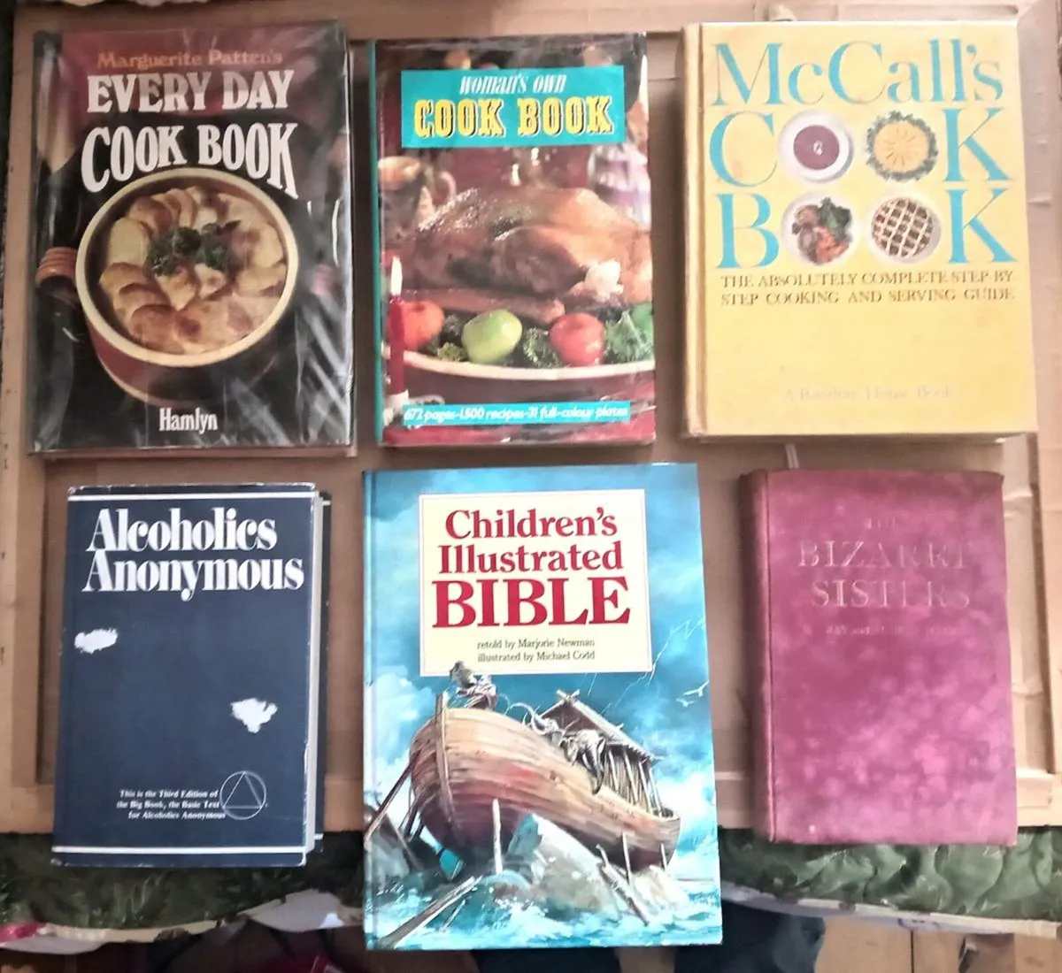 Various Vintage Books Three for €20 (5 photos) - Image 3