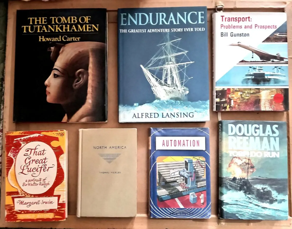 Various Vintage Books Three for €20 (5 photos) - Image 4