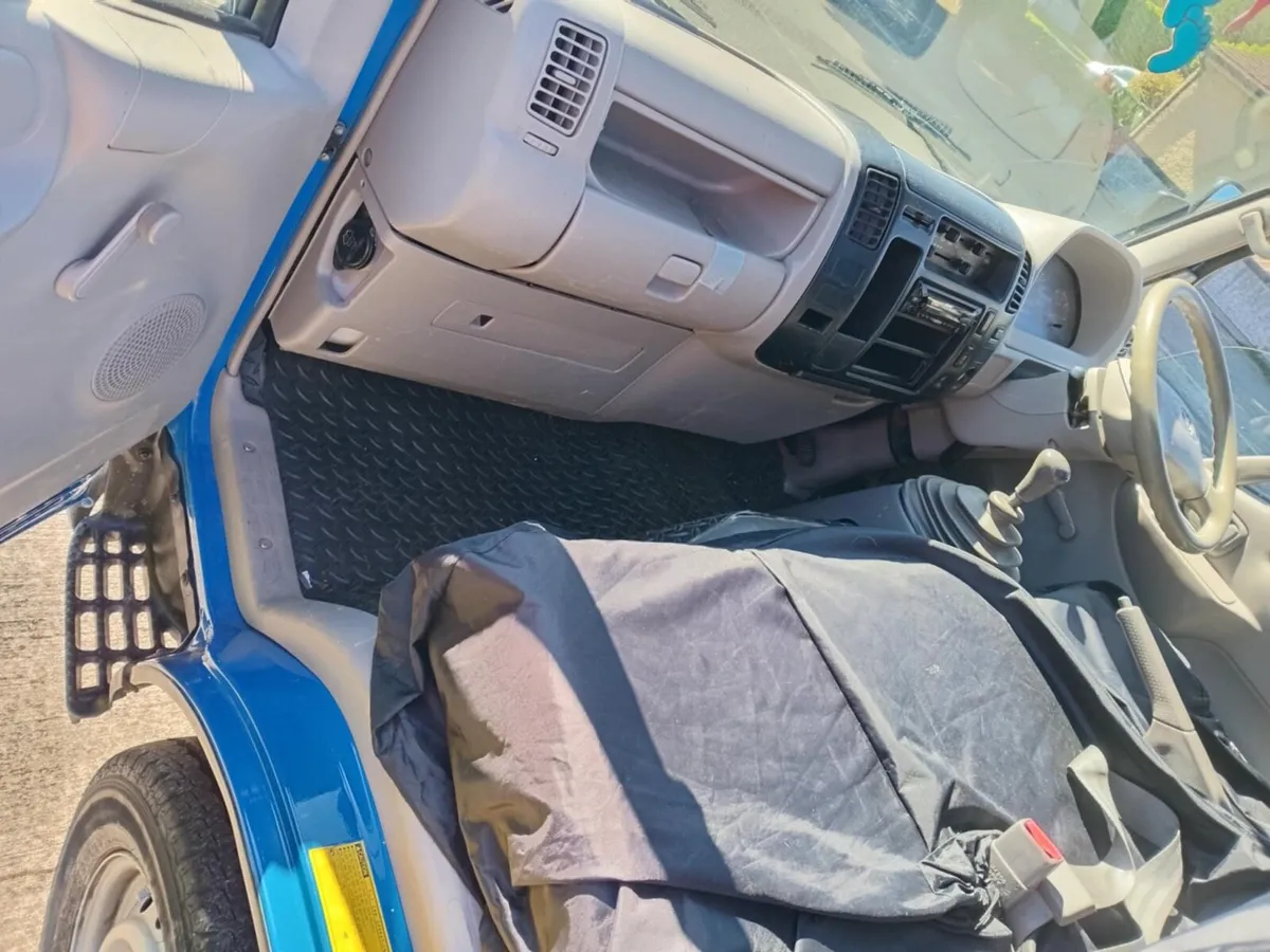 Toyota Dina pickup - Image 4