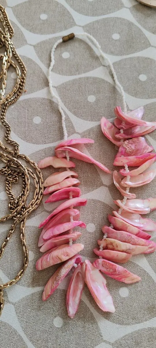 Assorted necklaces - Image 2