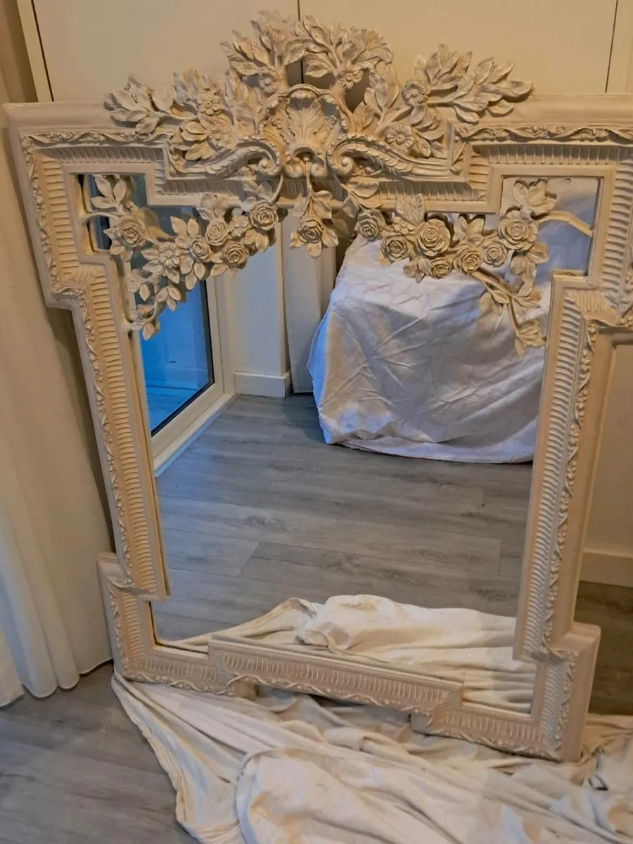 Mirror & Lighting - Image 1