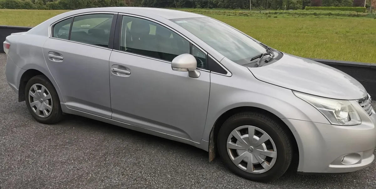 Toyota Avensis 2011 2.0 D4D - Image 1