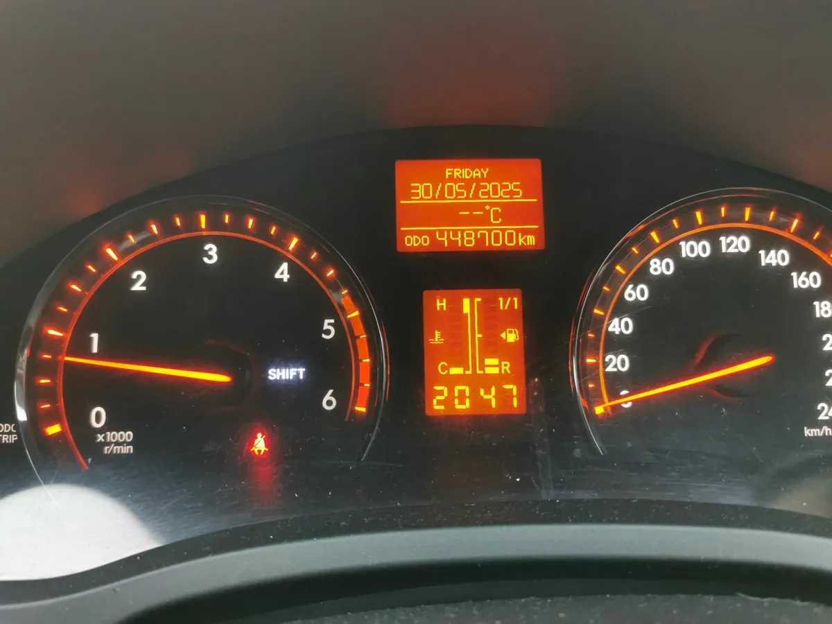 Toyota Avensis 2011 2.0 D4D - Image 4