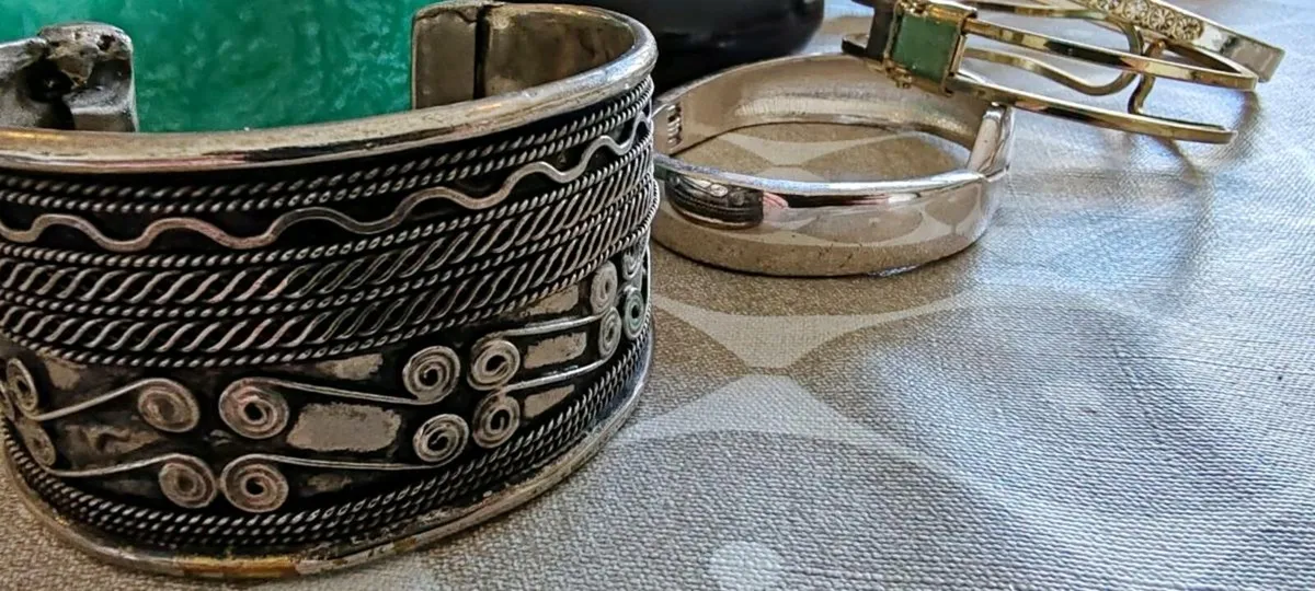 7 bangles - Image 2