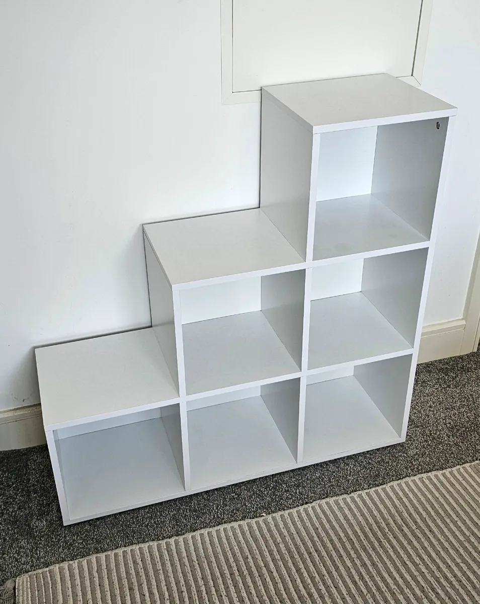 Cubicle shelf unit