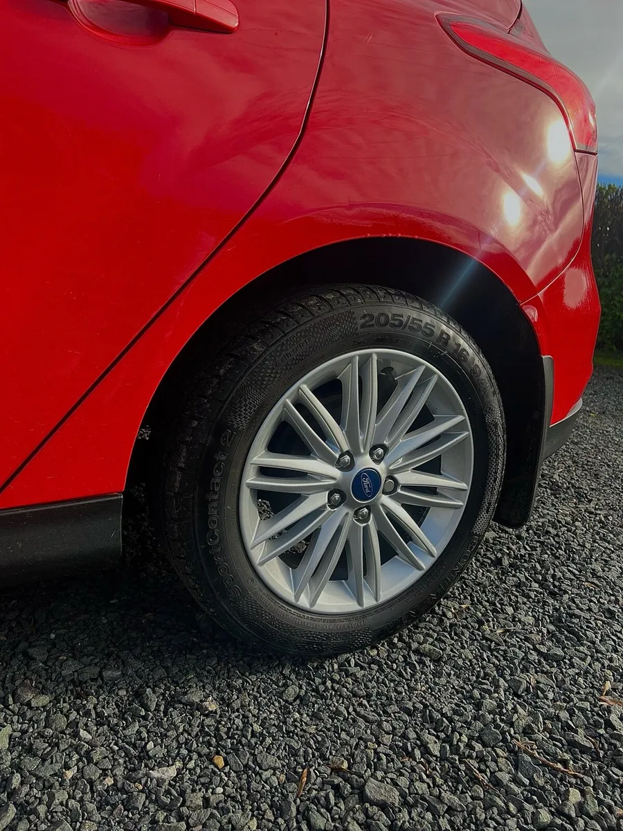 2017 FORD FOCUS ZETEC 1.0L PETROL - Image 4