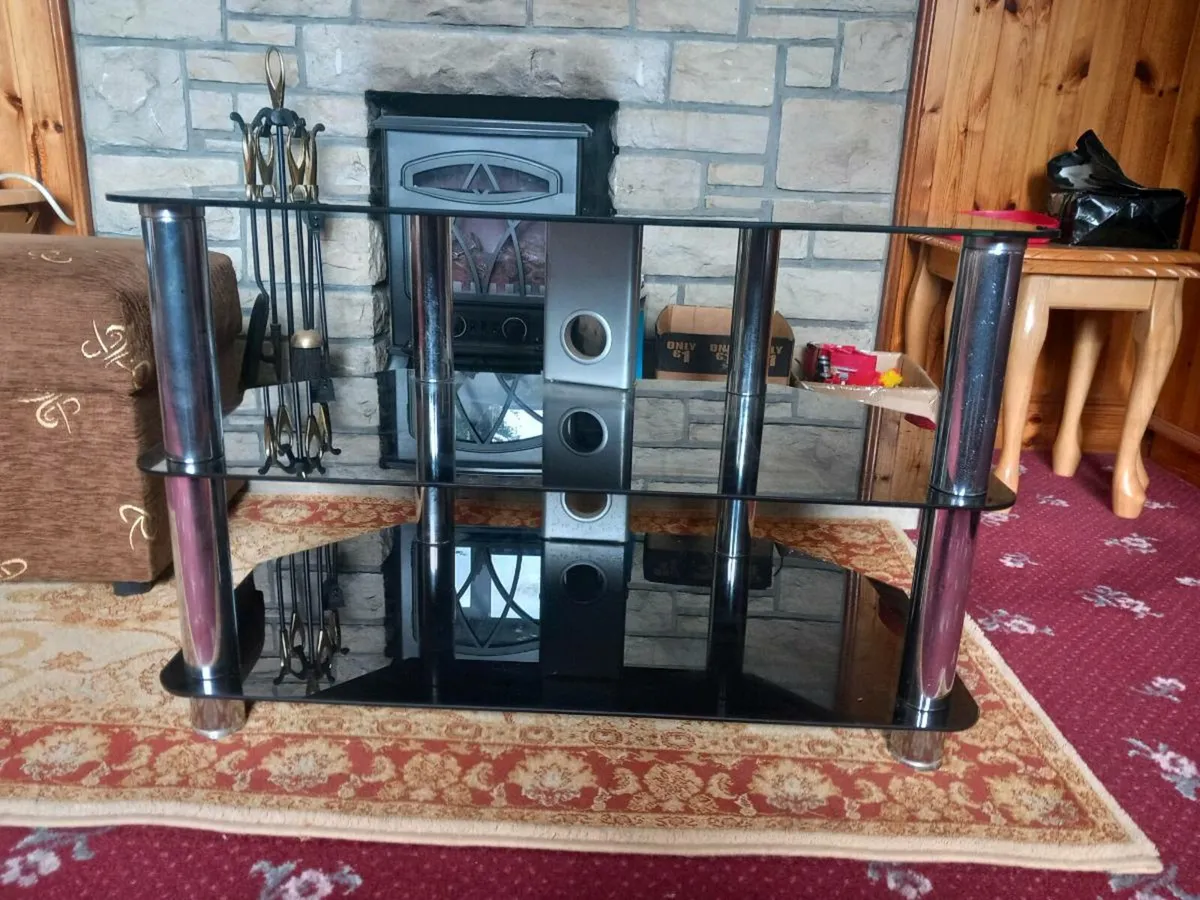 Black glass TV unit - Image 2
