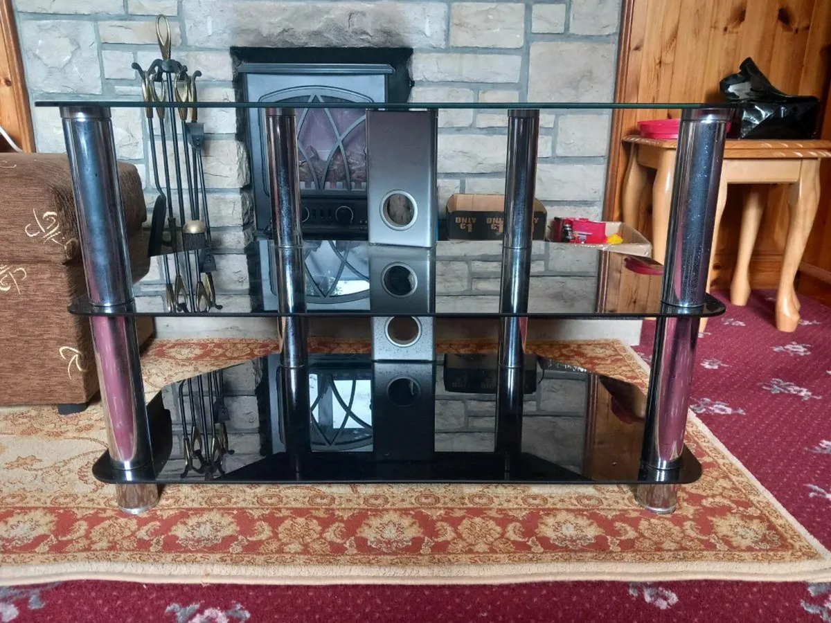 Black glass TV unit - Image 3