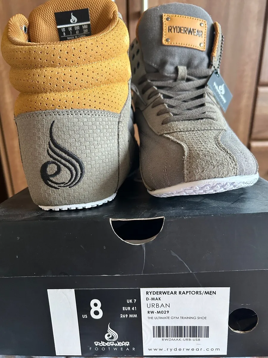 Gym shoes ! - Image 2