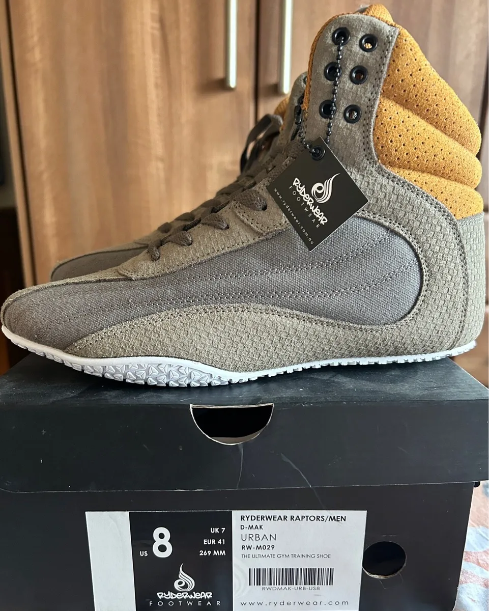 Gym shoes ! - Image 3