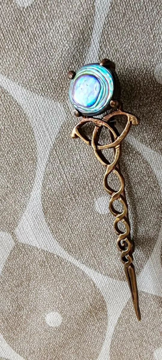 Retro Celtic brooch - Image 1