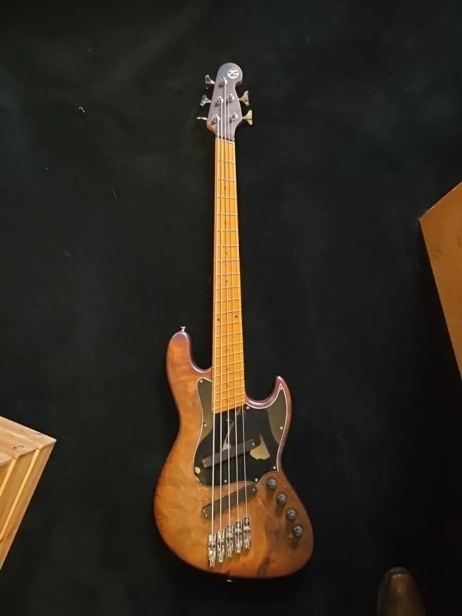 Marusczyk multiscale 5 string Bass - Image 1