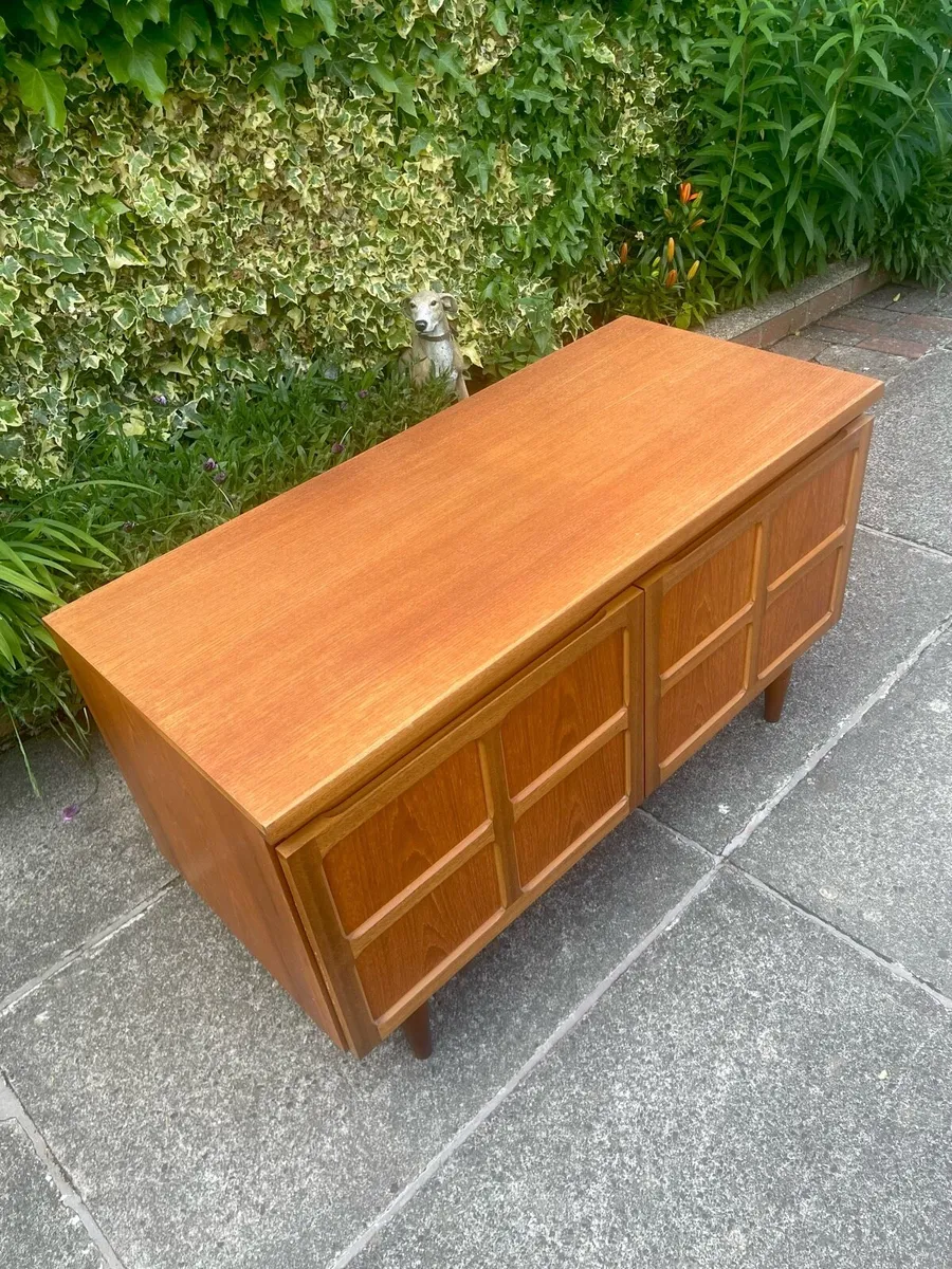 Mid century sideboard - Image 2