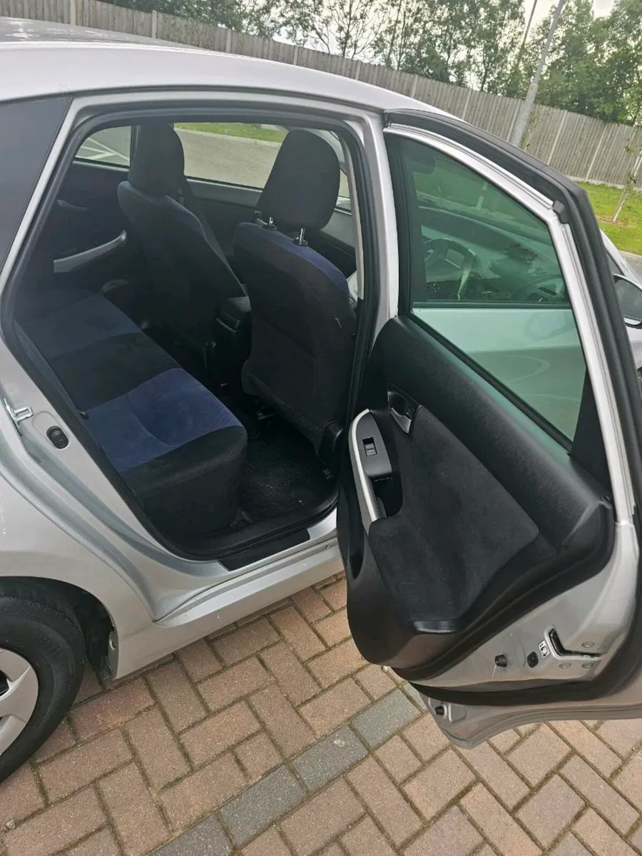 Toyota prius 2014 hybrid - Image 4