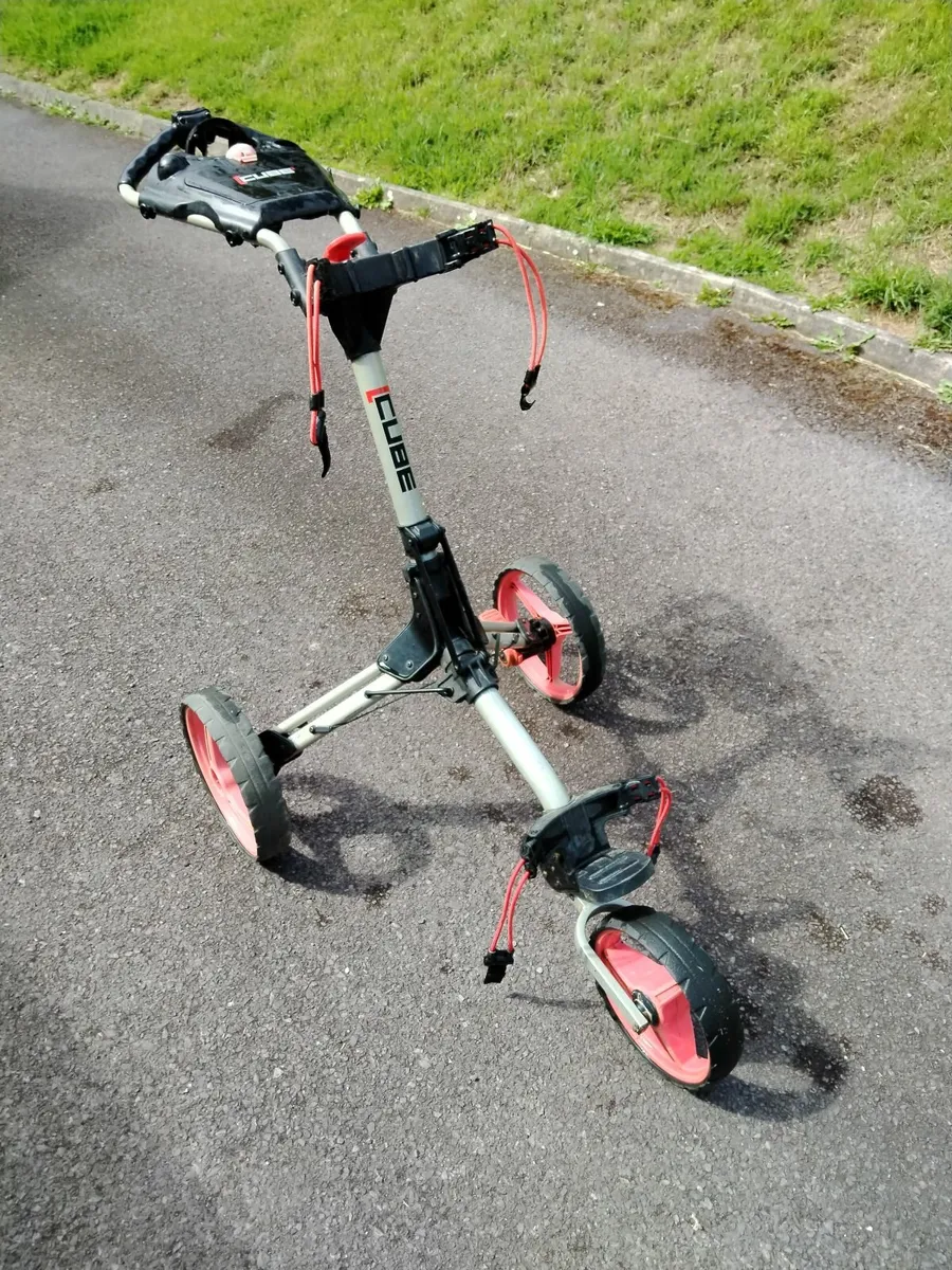 'KUBE' 3 wheel golf trolley for sale - Image 1